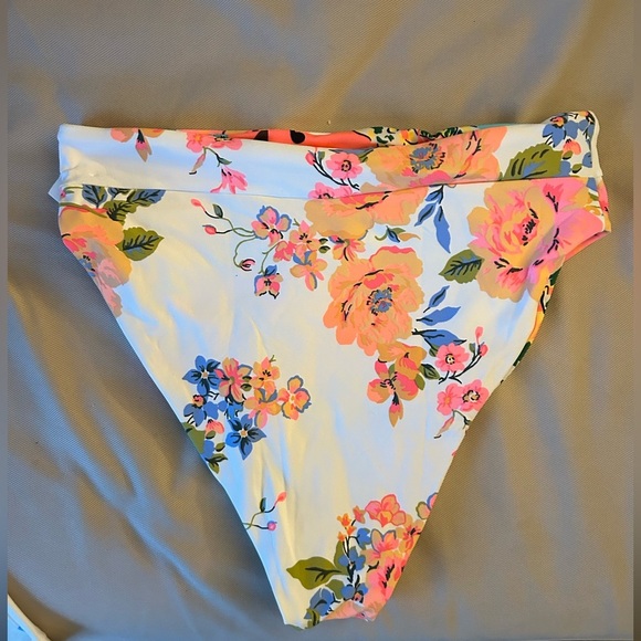 New with tags Maaji Long Sleeve crop top bikini - Picture 2 of 12